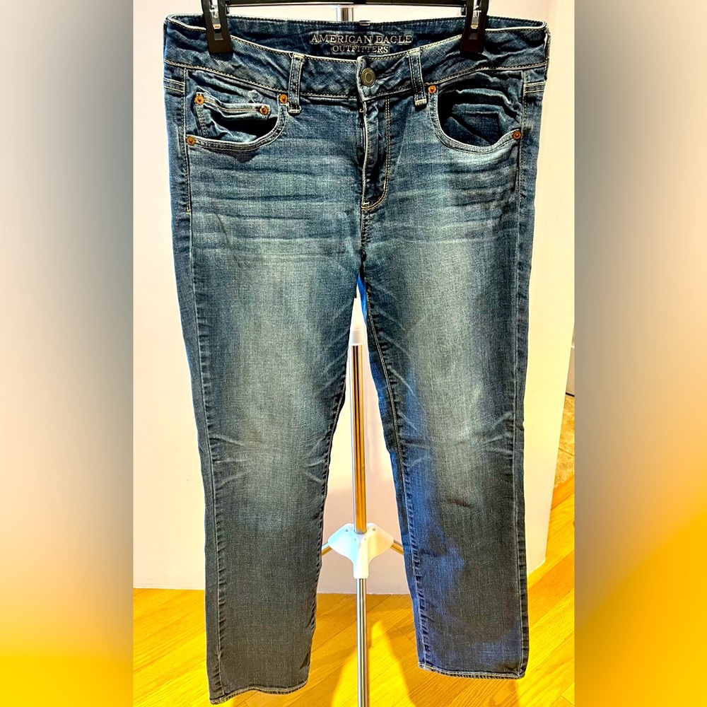 American Eagle Women’s Straight leg/Mid-rise/Dark Wash/Super stretch jeans.